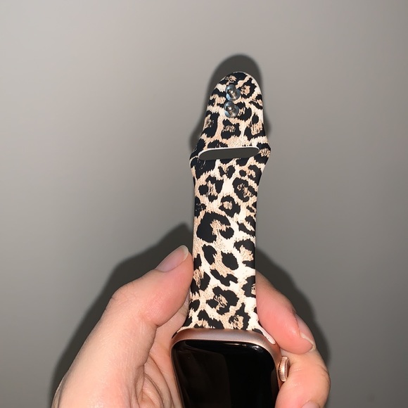 Cheetah Print Apple Watch Band - Picture 7 of 17